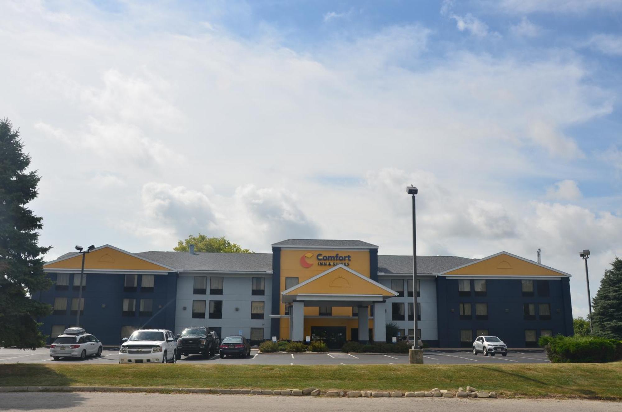 Comfort Inn & Suites Maumee - Toledo I80-90 Exterior photo